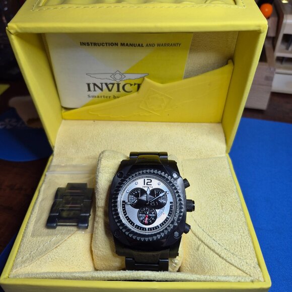 Invicta Chronograph Watch - Picture 1 of 6